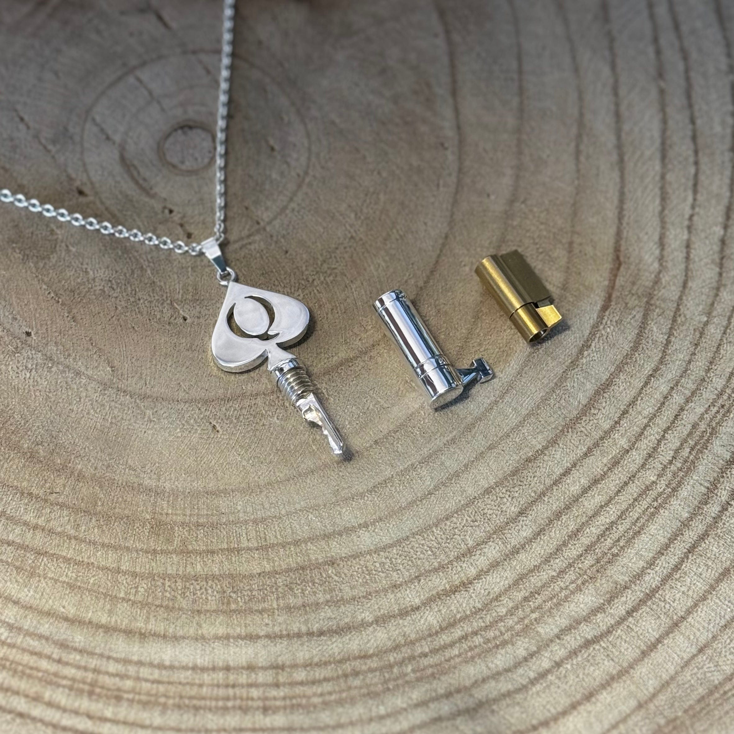 chastity-shop Secret Queen of Spades